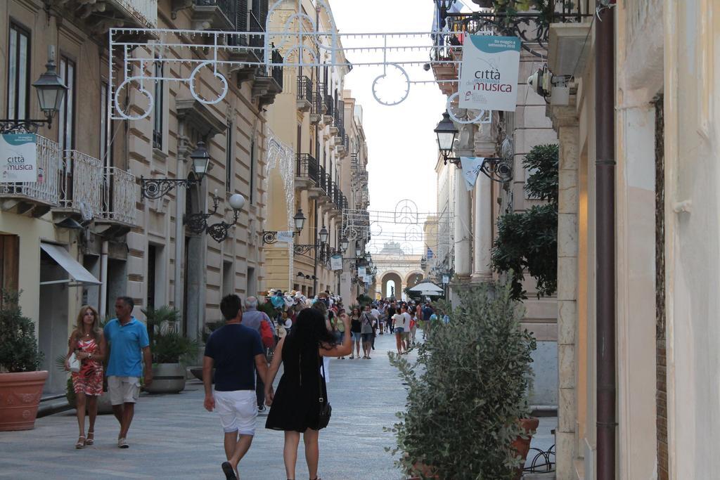 Torrearsa 17 Bed & Breakfast Trapani Bagian luar foto