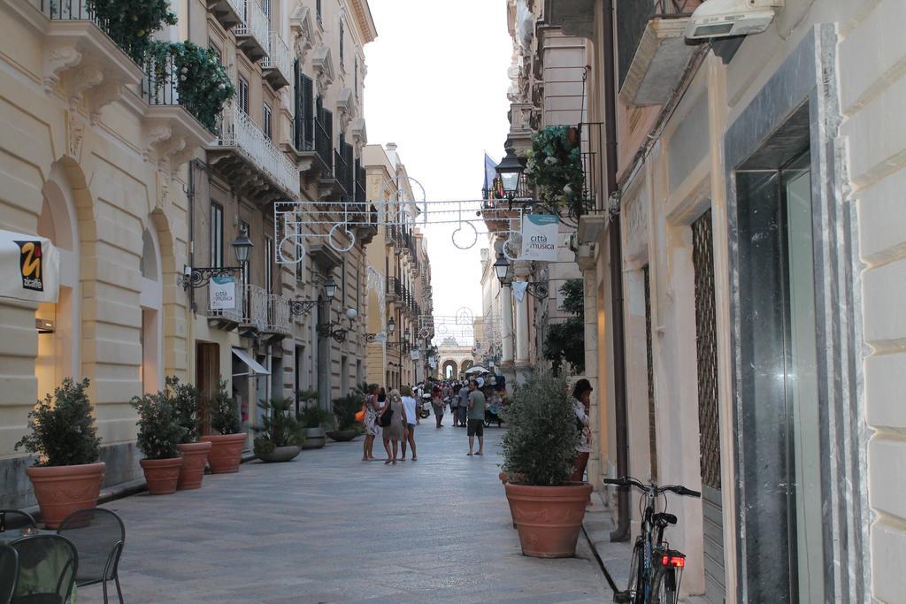 Torrearsa 17 Bed & Breakfast Trapani Bagian luar foto