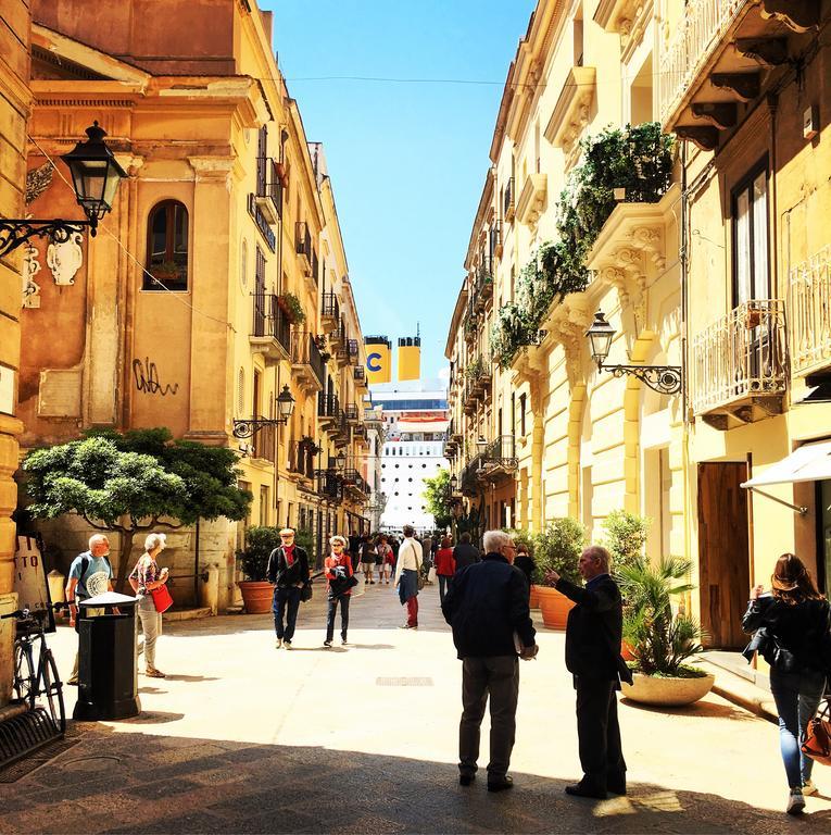 Torrearsa 17 Bed & Breakfast Trapani Bagian luar foto